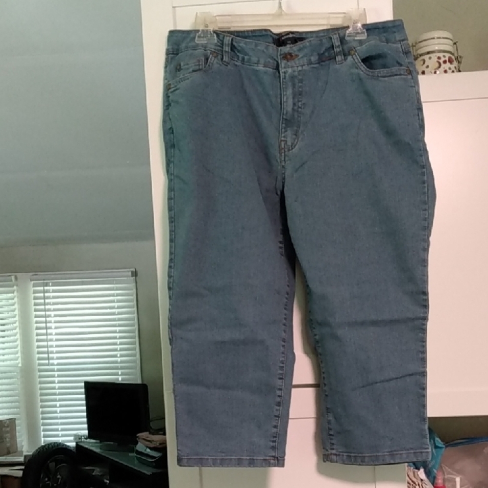 Relaxed Blue Jeans with Classic Style